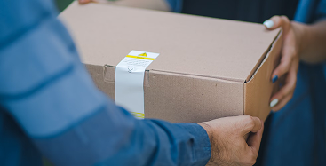 Giao nhận hàng hóa đúng thời gian  quy định.